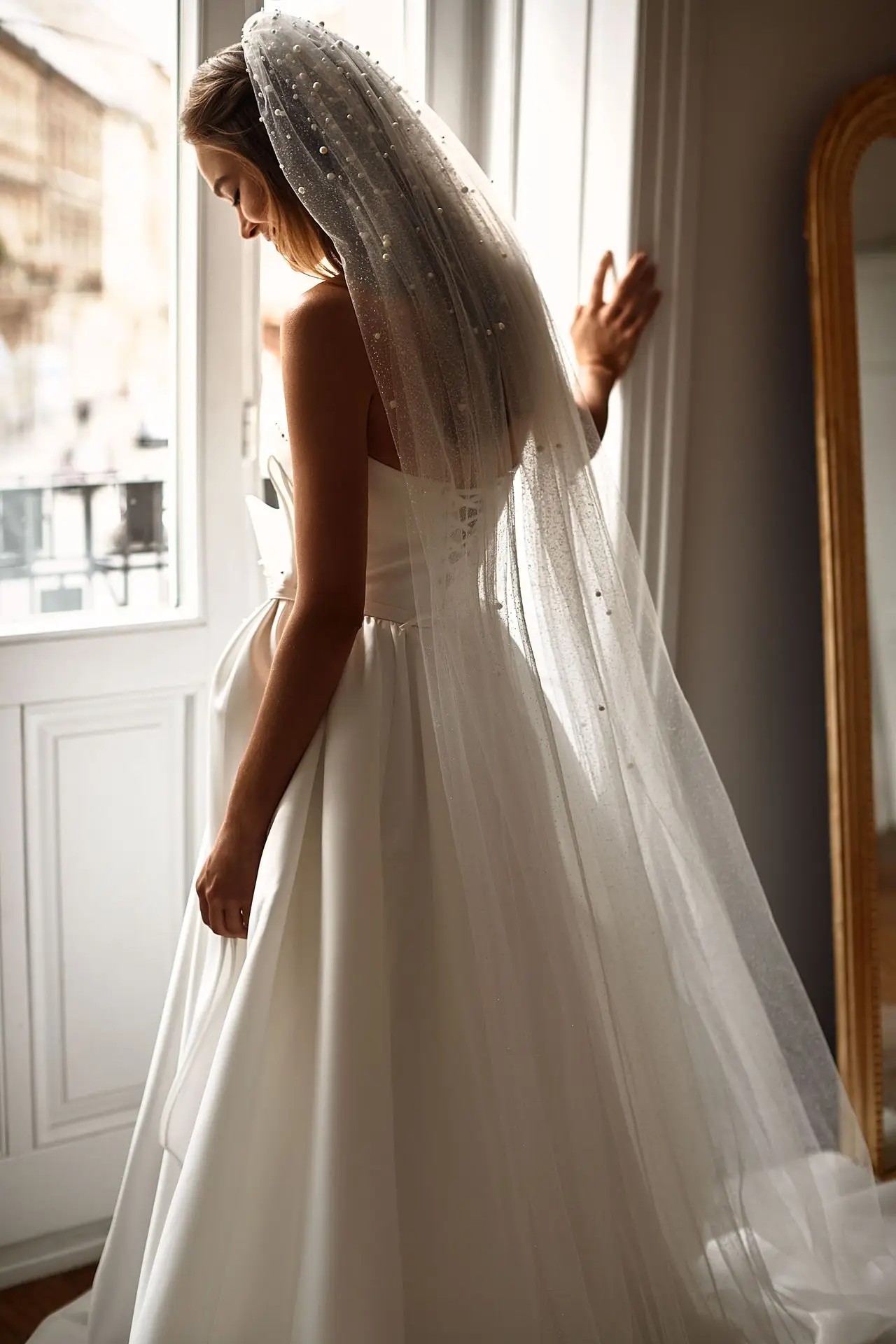 How to Select the Perfect Veil to Pair with Your Wedding Dress Image